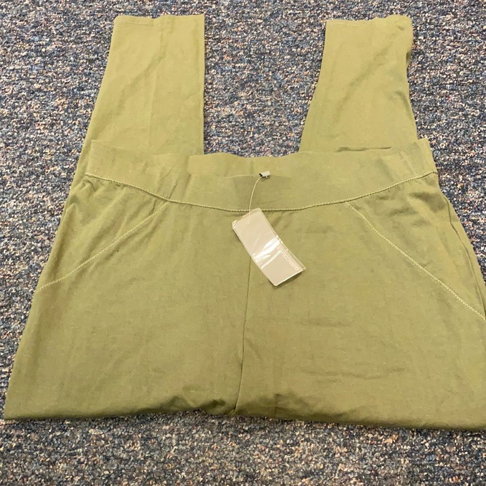 Queen Collection Green Leggings sz. 1X NWT